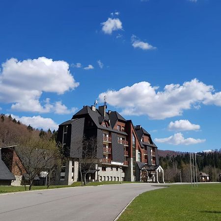 Centrum Promocji Lesnictwa W Mucznem Lutowiska Buitenkant foto