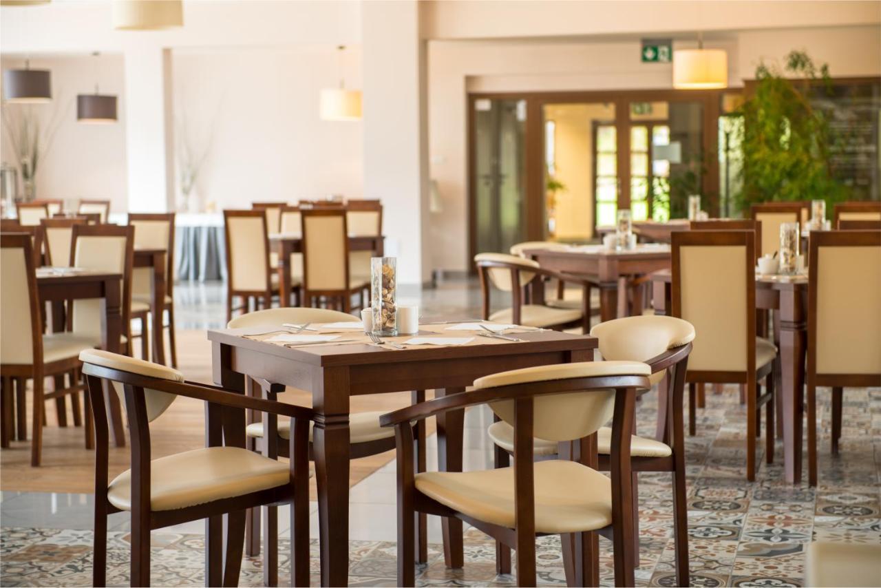 Centrum Promocji Lesnictwa W Mucznem Lutowiska Buitenkant foto