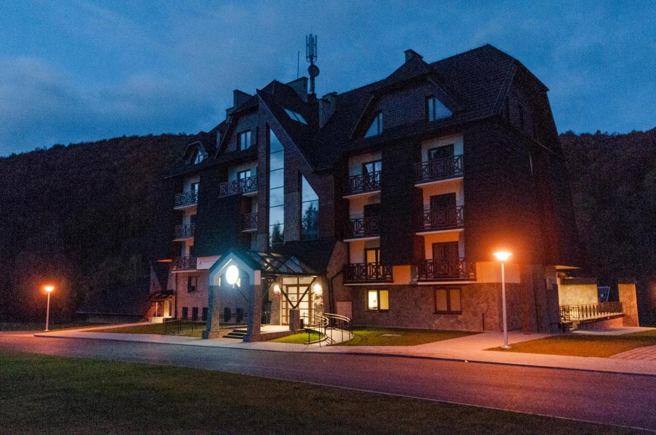 Centrum Promocji Lesnictwa W Mucznem Lutowiska Buitenkant foto