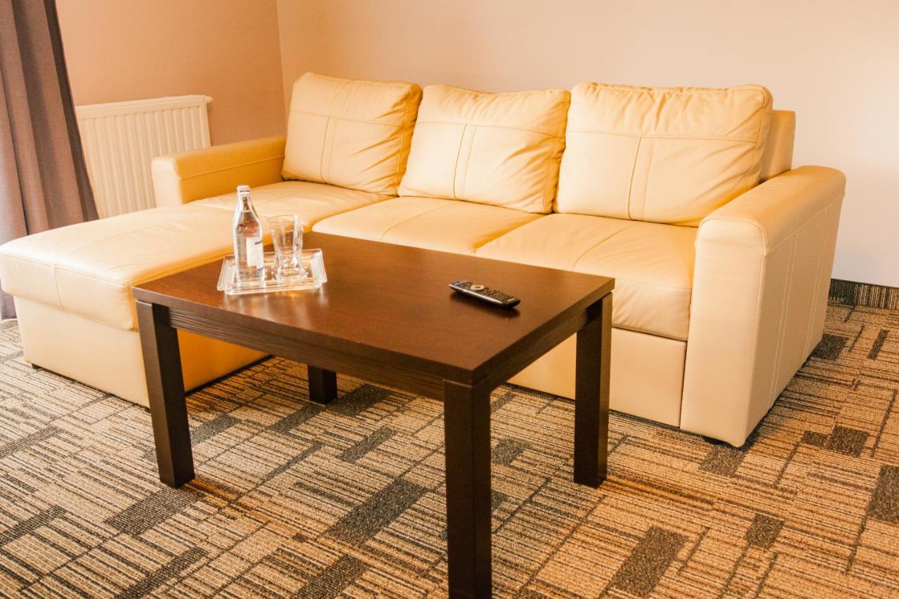 Centrum Promocji Lesnictwa W Mucznem Lutowiska Buitenkant foto